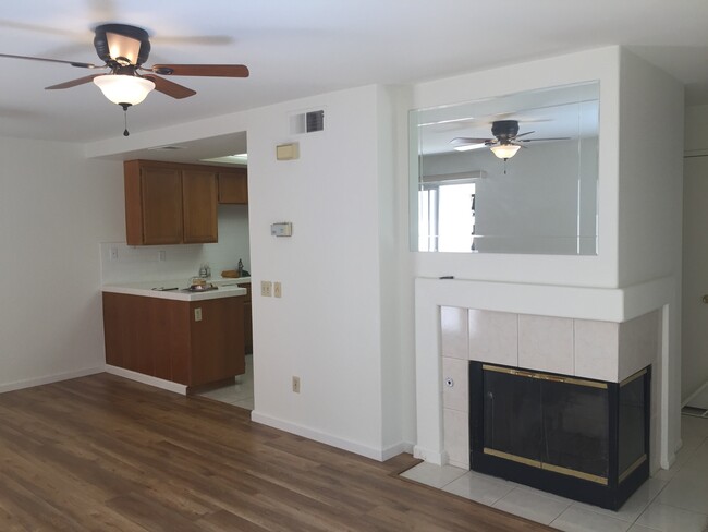 Primary Photo - Cute & Private End Unit 3+2.5 Light & Brig...