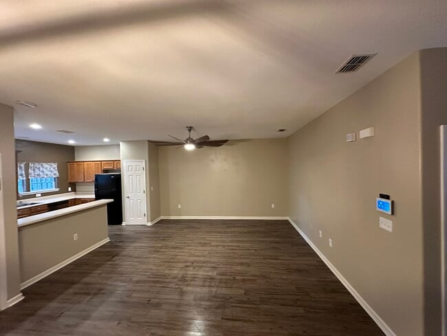 Building Photo - 22 Sir Lancelot Way