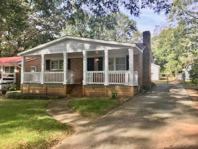 Building Photo - Beautiful 2 bedroom 1 bath home in charlotte