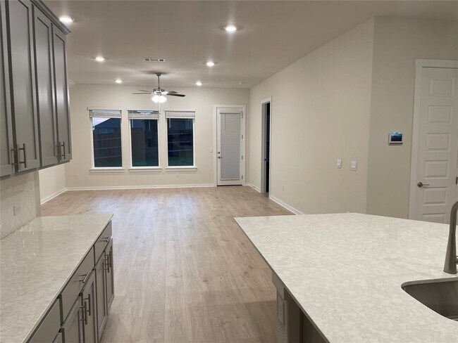 Building Photo - 1905 Armitas Ter