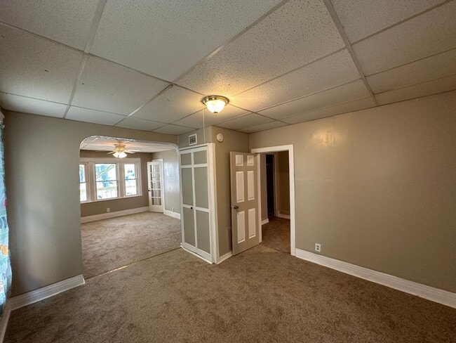 Building Photo - Spacious 5-Bedroom Home with 2 Full Baths, Freshly Rehabbed, Ready to rent