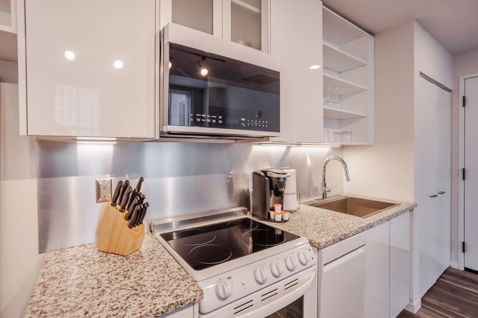 Building Photo - 9-JAN-JAN E 4th St