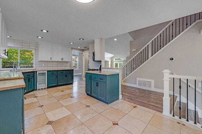 Building Photo - 3 Bedroom Folsom Home with Updated Kitchen, Pool and 3-Car Garage!