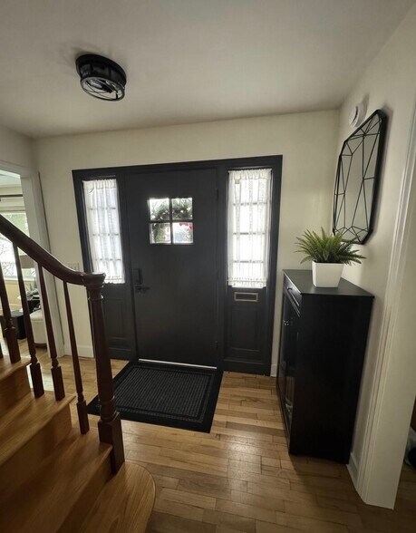 Building Photo - 1009 S Kinney Ave