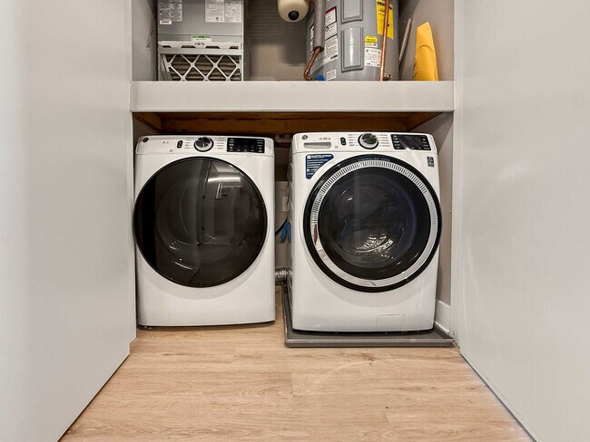 Building Photo - 626 N Delaware Ave