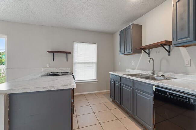 Building Photo - 6618 Swiss Oaks Dr