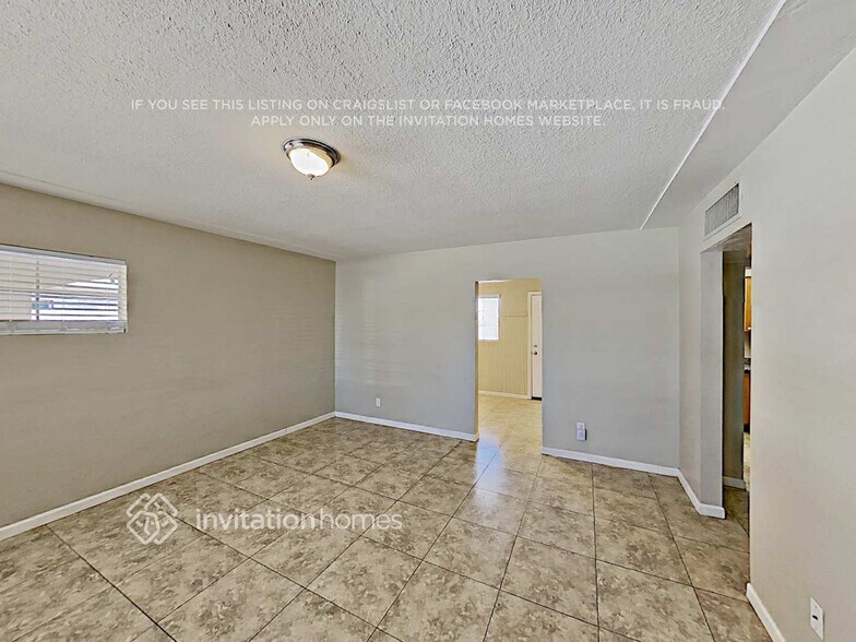 Building Photo - 231 N Harris Dr