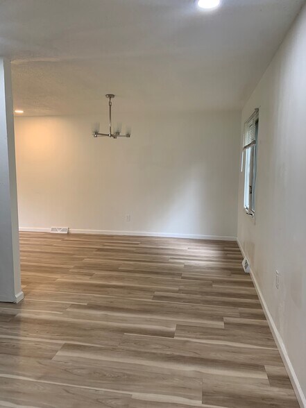 Building Photo - 5141 Inland Dr