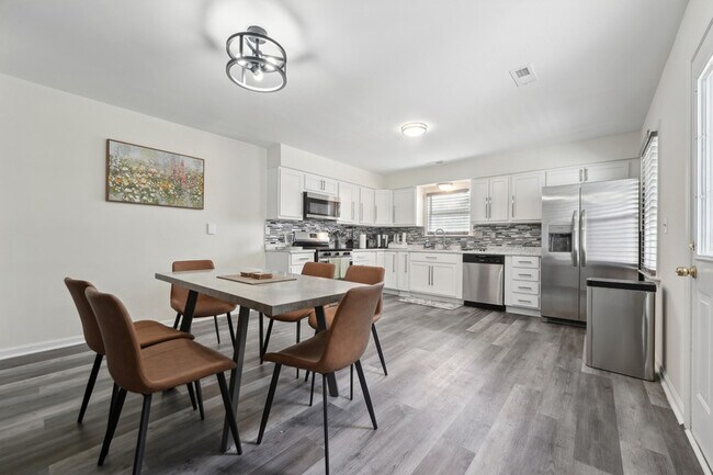 Building Photo - 214 Bridgefield Pl