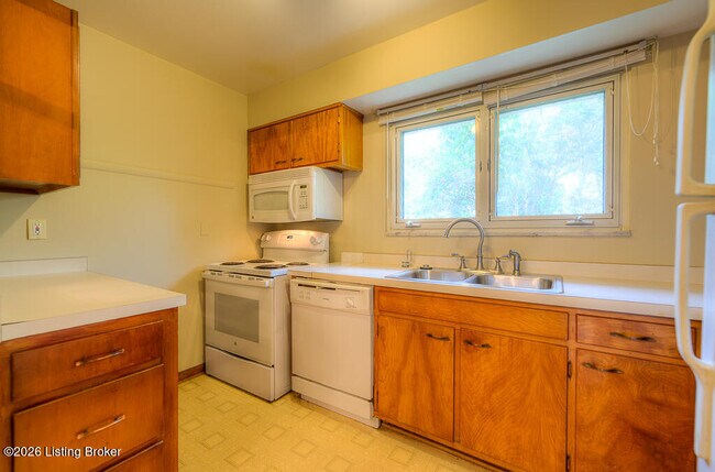 Building Photo - 2713 Riedling Dr