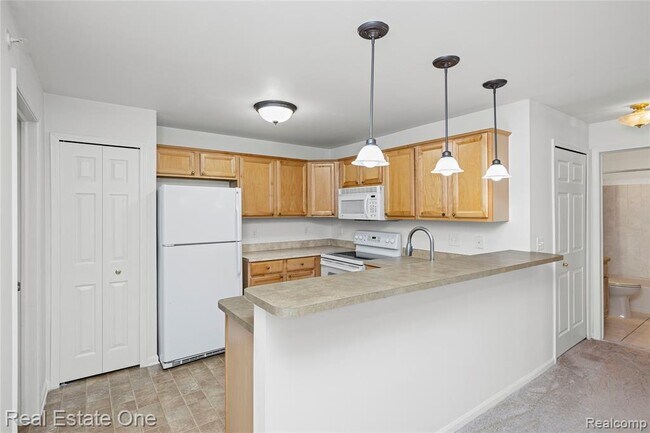 Building Photo - 23102 Alexa Dr