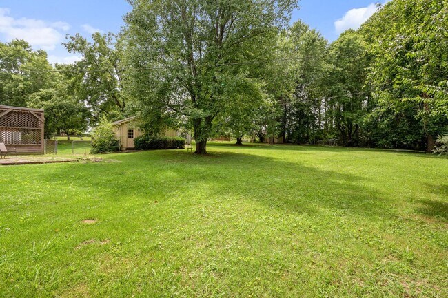 Building Photo - Beautiful Brick Ranch Home in Franklin