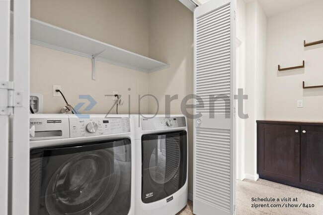 Building Photo - 5572 Campbell Ln