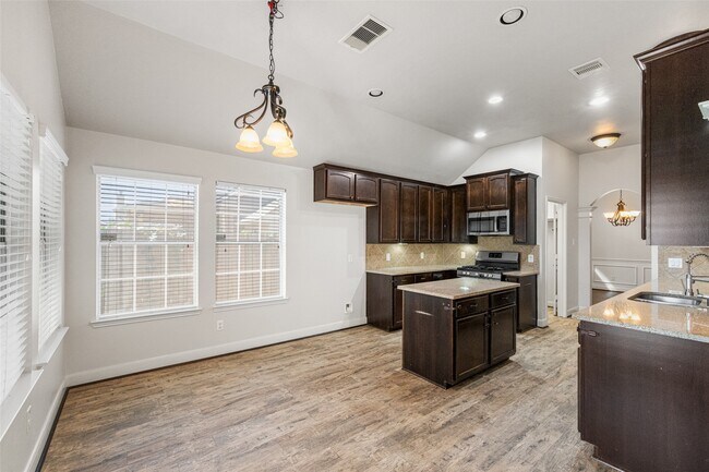 Building Photo - 12806 Winter Springs Dr