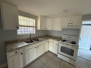 Building Photo - Fully Renovated 3/1 Single Family House Available for Immediate Rent!