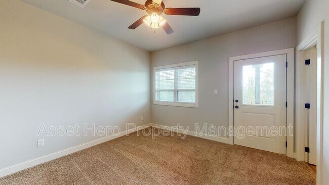 Building Photo - 203 Brentwood Dr E