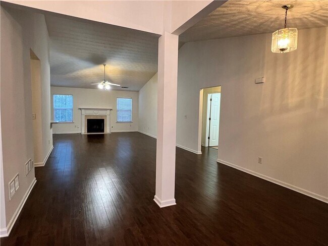 Building Photo - 3780 Crescent Walk Ln NE