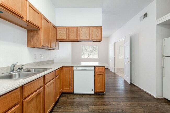 Building Photo - 4717 Virginia Ave