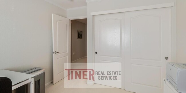 Building Photo - 404 Rivage Cir