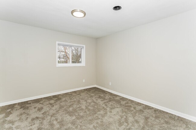 Building Photo - 13341 Herbert Ave