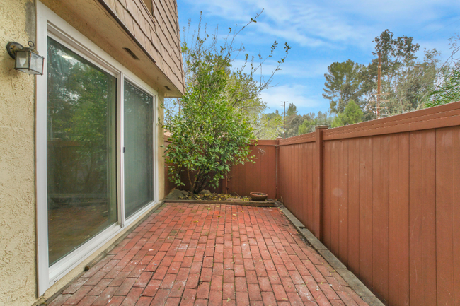Building Photo - 3974 Tarrytown Ln