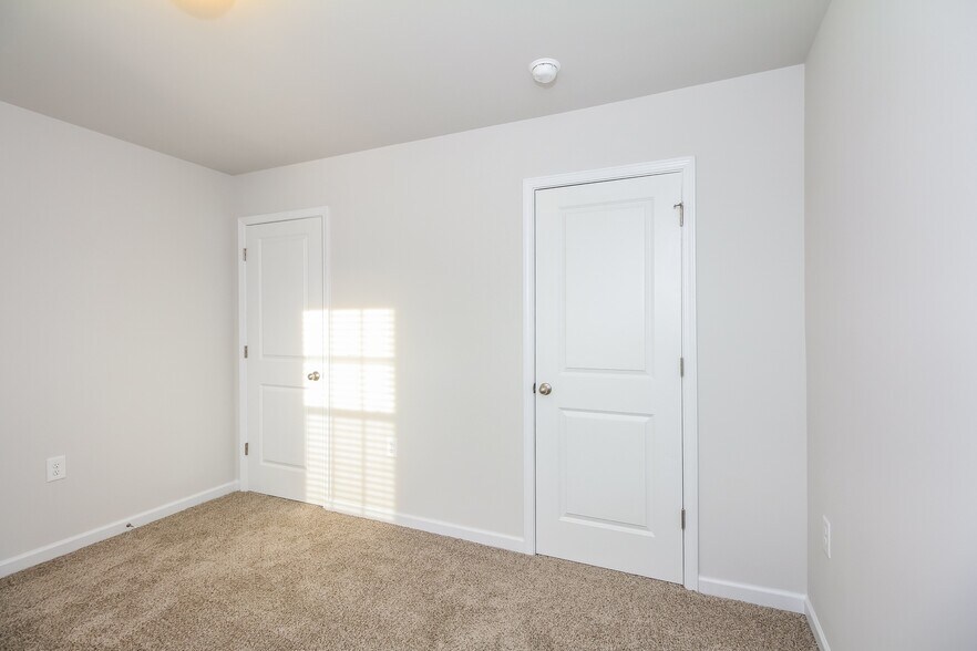 Building Photo - 2932 Ember Brook Ct