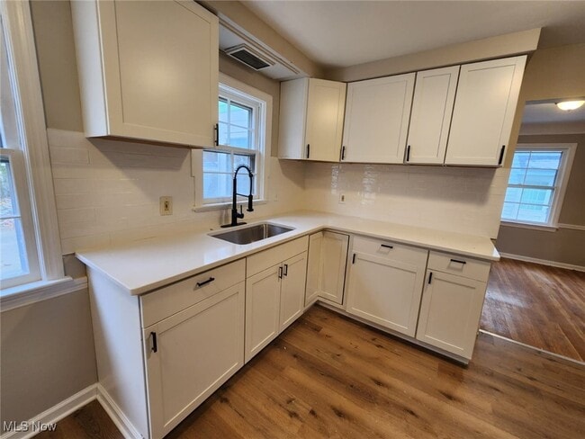 Building Photo - 1062 Argonne Rd