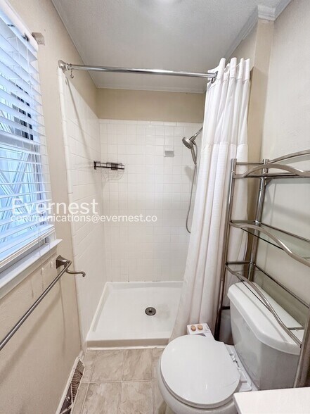 Building Photo - 1231 Willowlake Ct