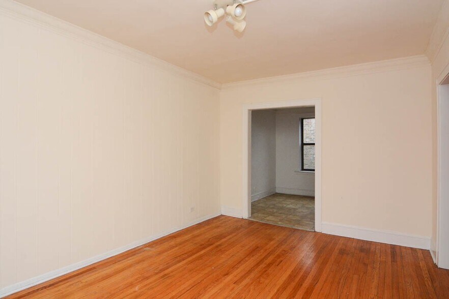 Building Photo - 2332 N Spaulding Ave