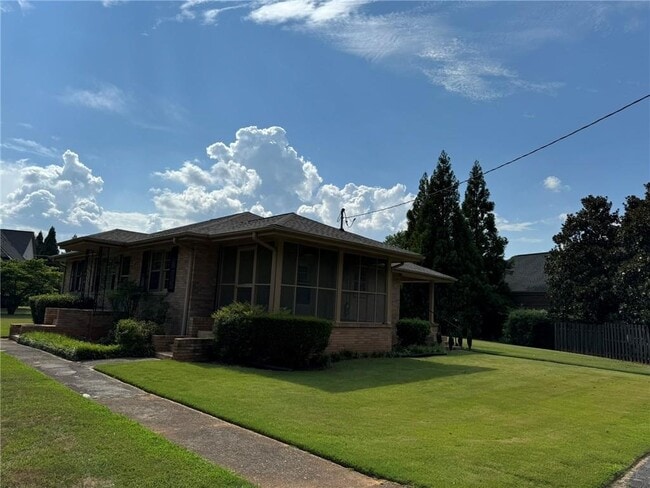 Building Photo - 5005 Lower Roswell Rd