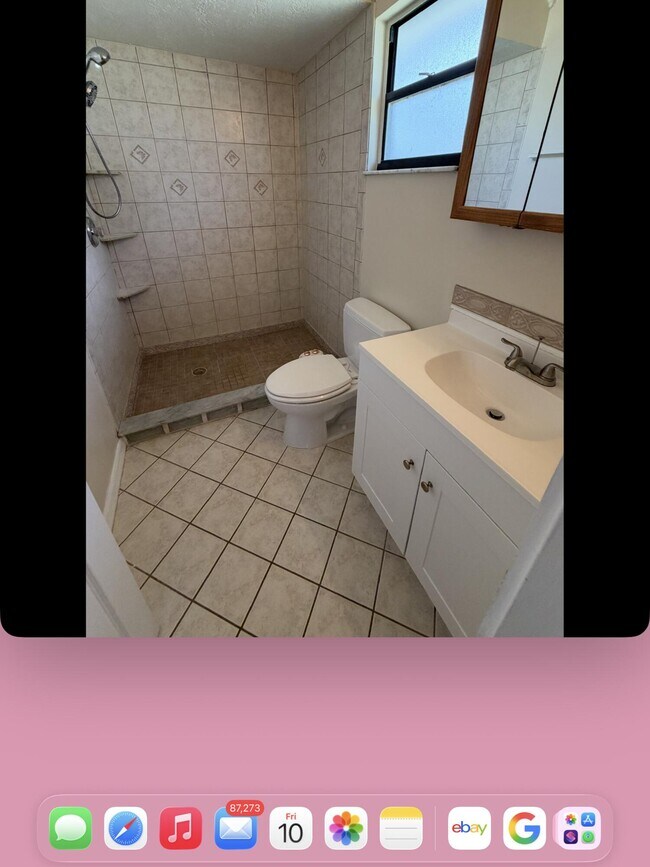 Building Photo - 726 NE Lanfair St