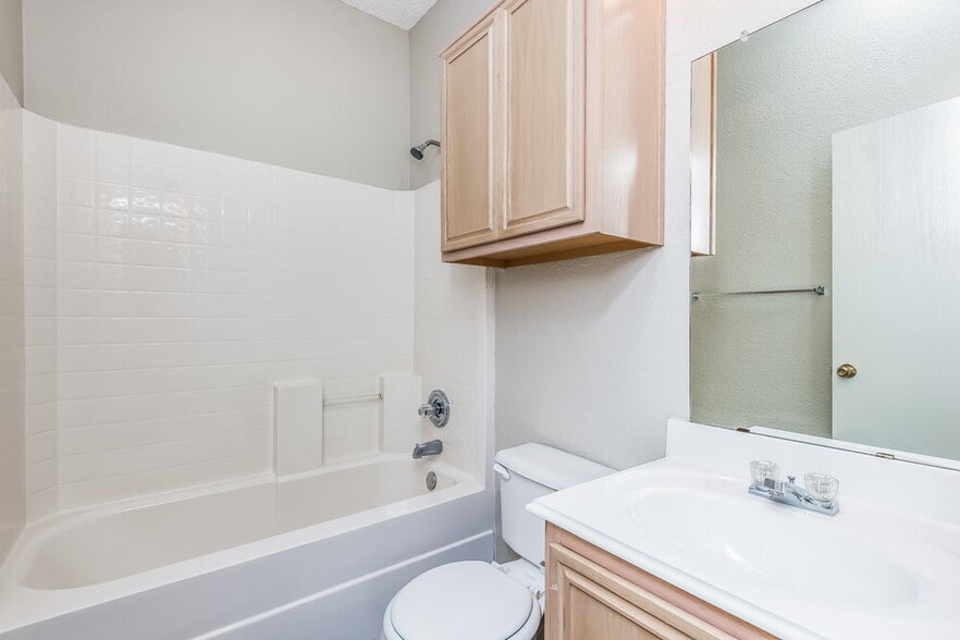 Building Photo - 6821 Prairie Hill Rd N