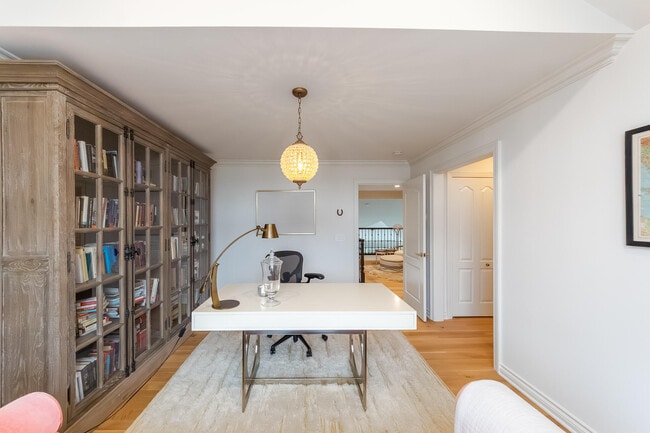 Building Photo - 16646 Brooklane Blvd