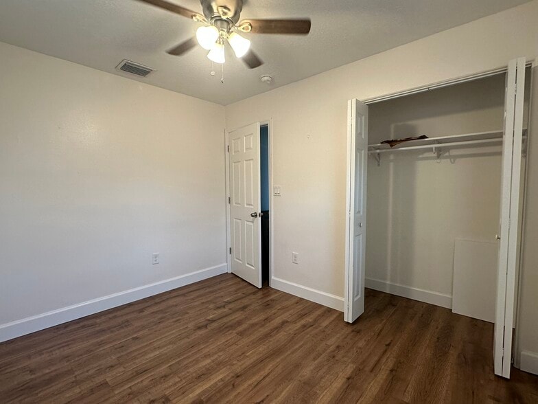 bedroom across from master - 5932 McKee Lake Dr N