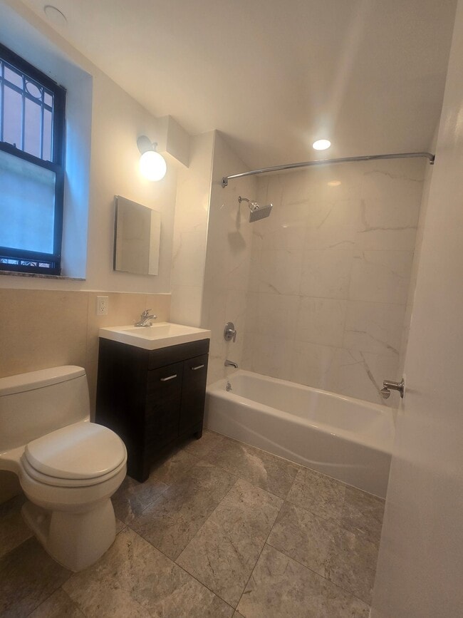 Building Photo - 5 W 127th St