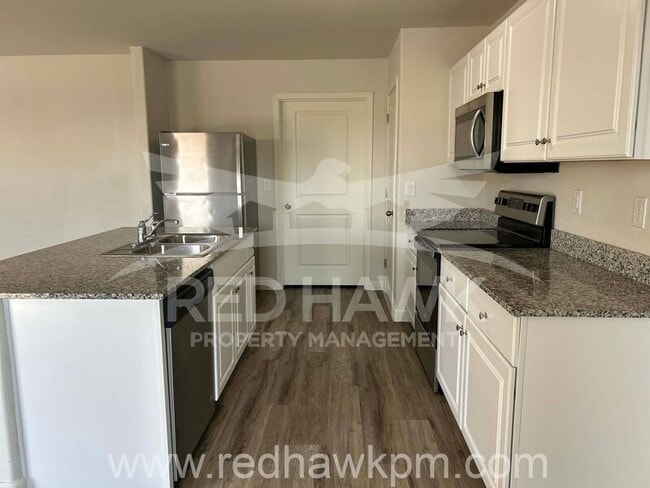 Building Photo - 2387 Oakmont Ln
