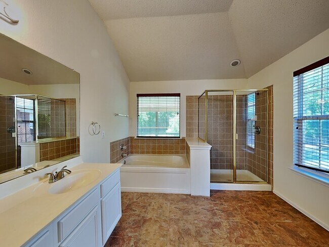 Building Photo - 4861 Autumn Hill