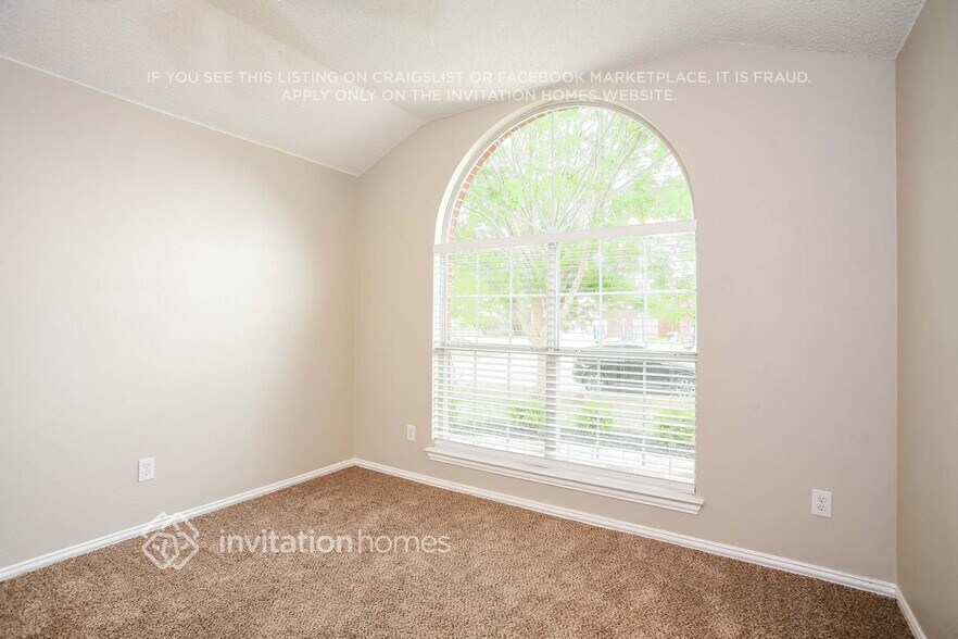 Building Photo - 1047 Waterview Dr