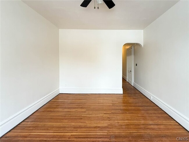 Building Photo - 507 Henry St