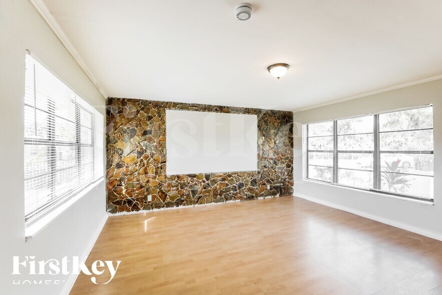 Building Photo - 1014 NW 15th St