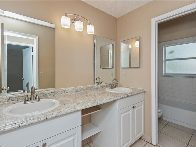 Building Photo - Great Price Single Family Home