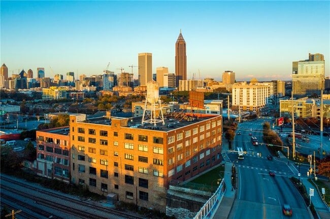 Building Photo - 426 Marietta St NW