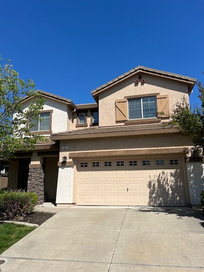 Building Photo - Beautiful 5 Bedroom Home in Crocker Ranch ...