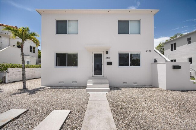 Building Photo - 3430 SW 15th St