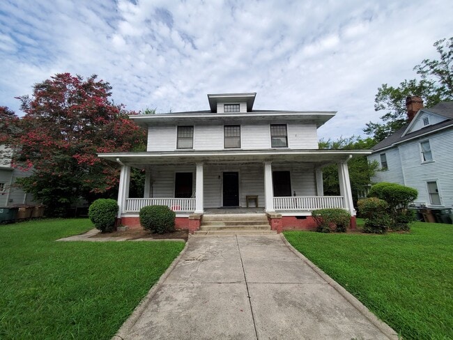 Primary Photo - 320 S Mendenhall St