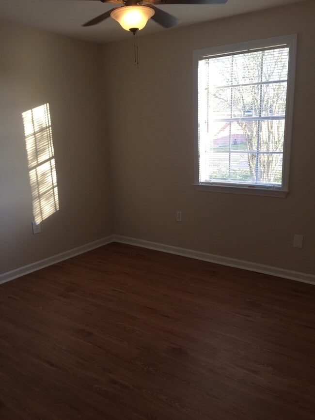 Building Photo - St. Amant 3br/2ba house for $1400