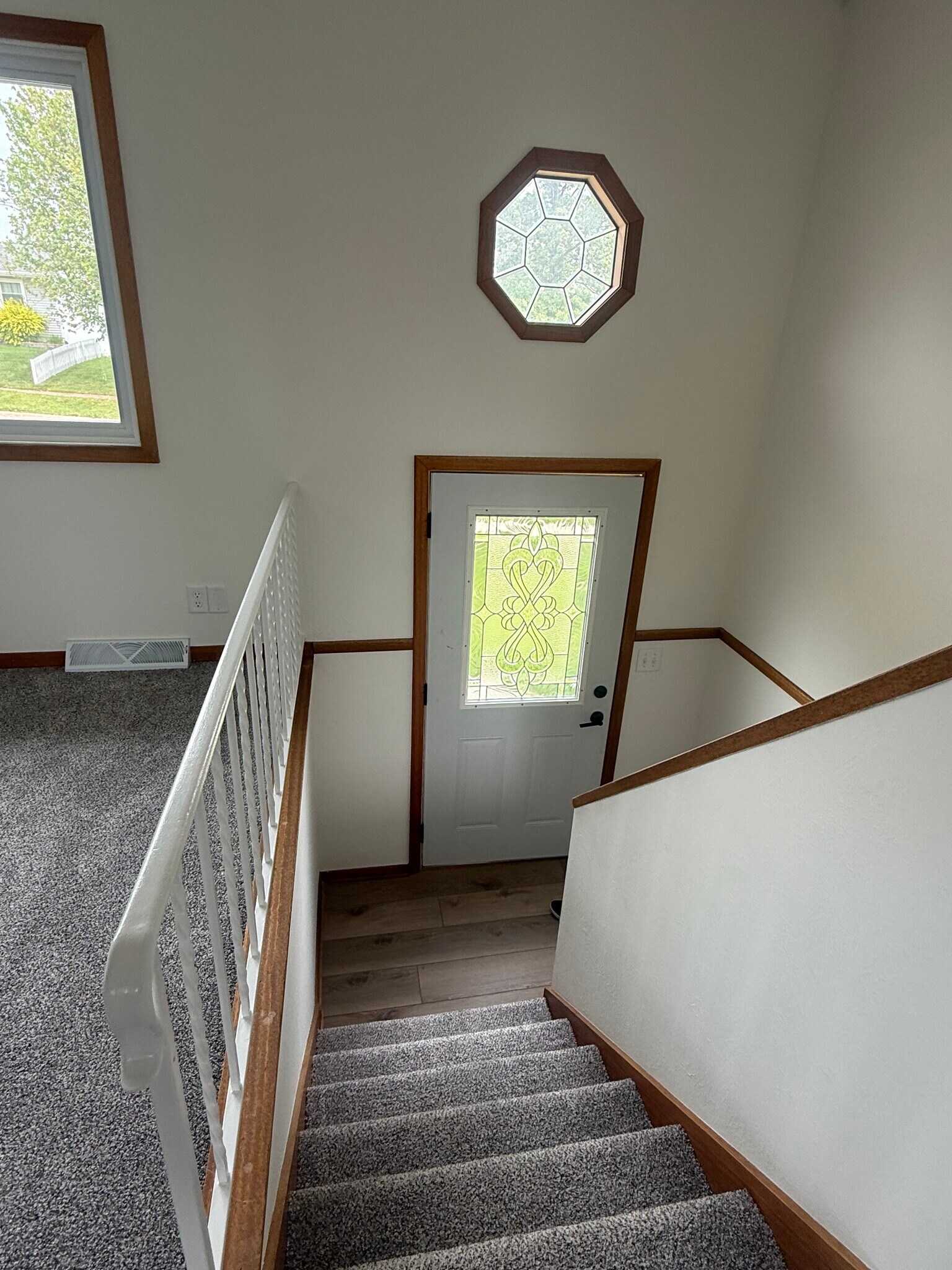 Building Photo - 228 Lenora Dr NW