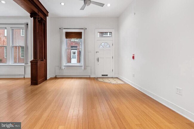 Building Photo - 727 S 7th St