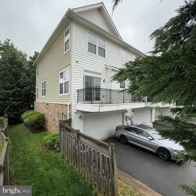 Building Photo - 7200 Phelps Hill Ct