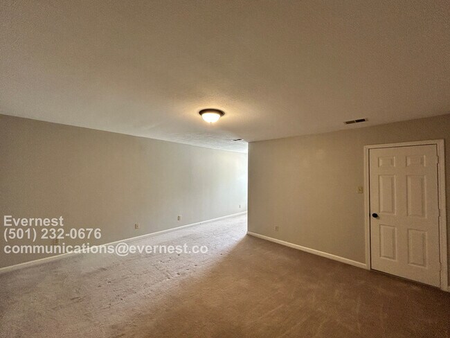 Building Photo - 9501 William Little Dr